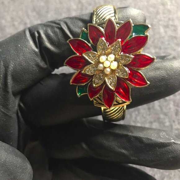 "Macy’s bracelet – watch face missing - Picture 1 of 4